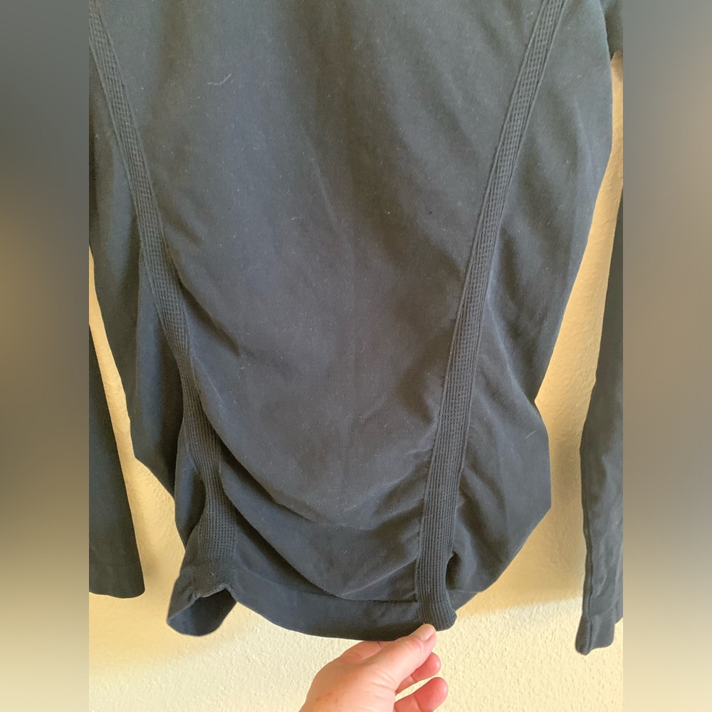 Athleta Ruched Long Sleeve Top 🌴 - Picture 3 of 8